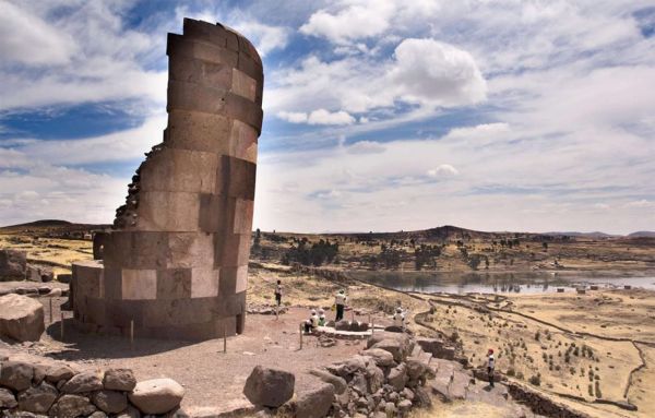 Uros, Taquile, Amantani Islands and Sillustani